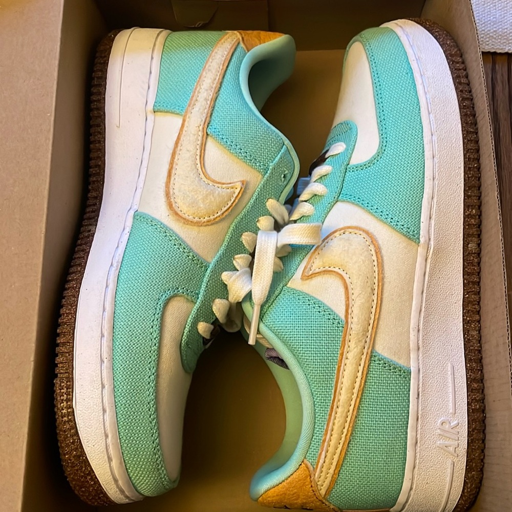 Nike - women’s Air Force 1 ‘07 lx green glow coconut milk size 9 nwt box